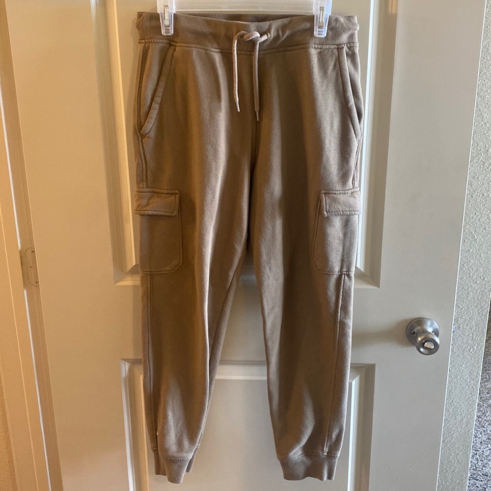 Old Navy brown cargo pant sweats.